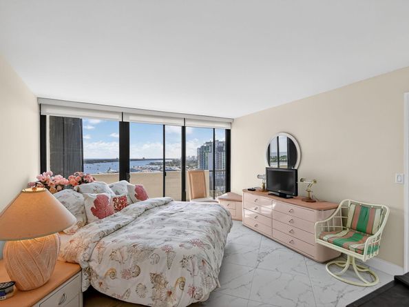 5200 N Flagler Drive SE 2006, West Palm Beach FL 33407