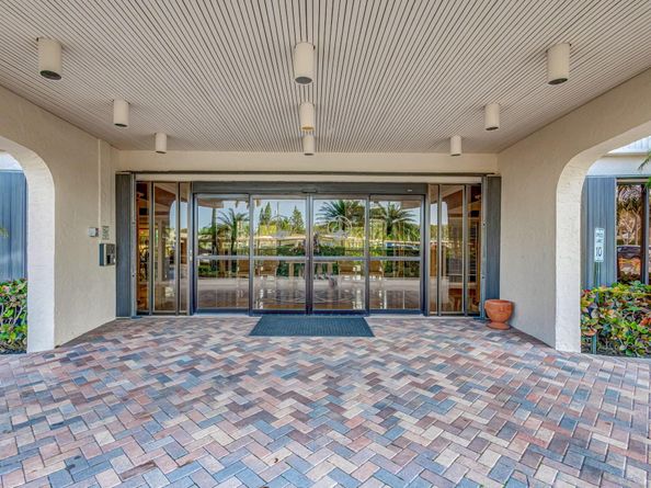 5200 N Flagler Drive SE 2006, West Palm Beach FL 33407