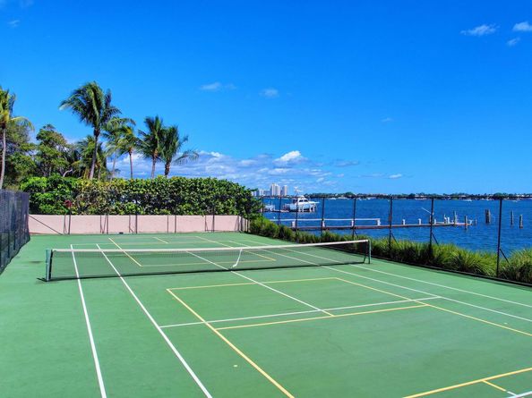 5200 N Flagler Drive SE 2006, West Palm Beach FL 33407