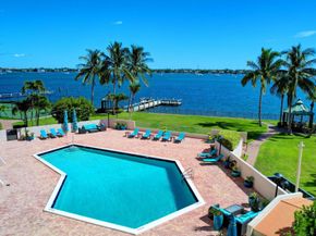 5200 N Flagler Drive SE 2006, West Palm Beach FL 33407