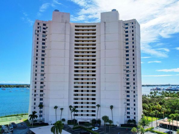 5200 N Flagler Drive SE 2006, West Palm Beach FL 33407