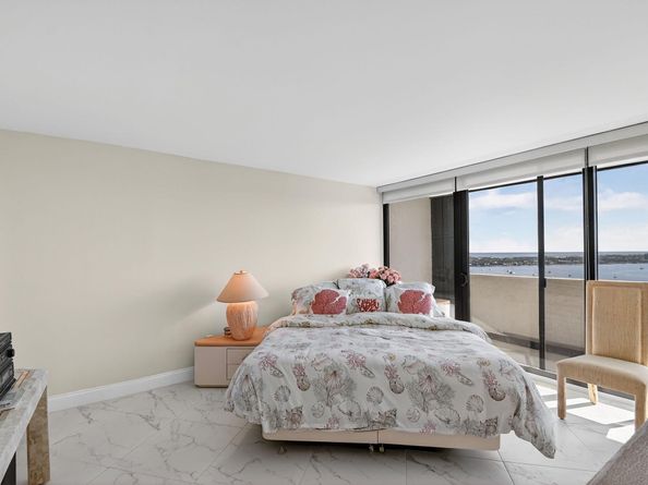 5200 N Flagler Drive SE 2006, West Palm Beach FL 33407