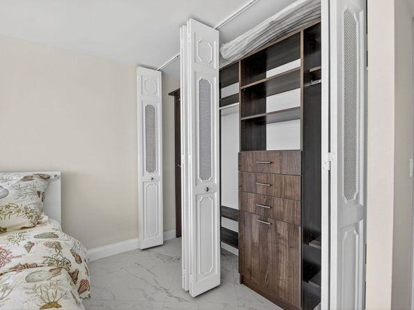 5200 N Flagler Drive SE 2006, West Palm Beach FL 33407