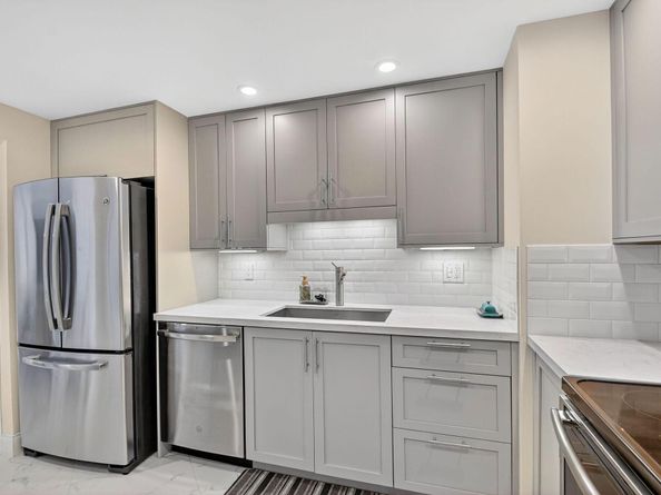 5200 N Flagler Drive SE 2006, West Palm Beach FL 33407