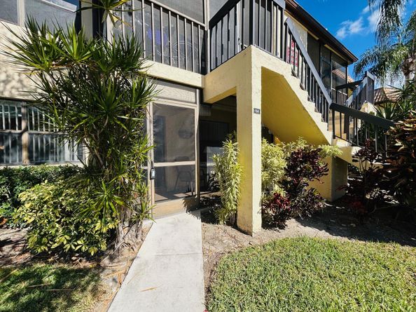 7106 Golf Colony Court 104, Lake Worth FL 33467