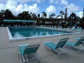 7106 Golf Colony Court 104, Lake Worth FL 33467