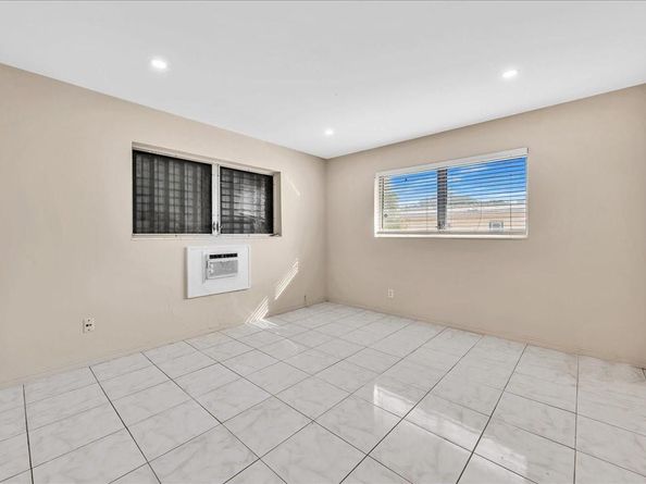 707 S 19th Ave 9, Hollywood FL 33020