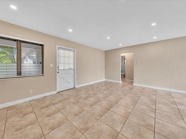 707 S 19th Ave 9, Hollywood FL 33020