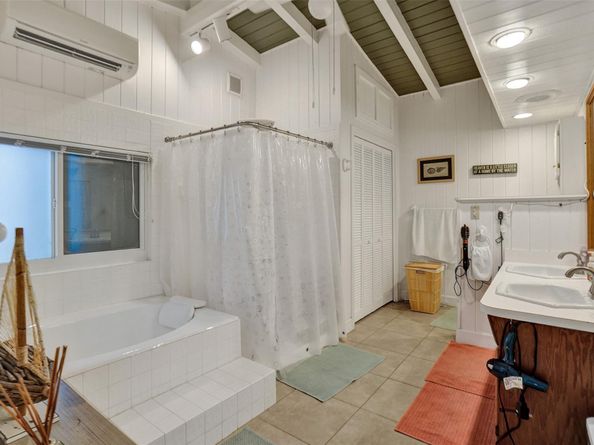 2531 Flamingo Ln, Fort Lauderdale FL 33312