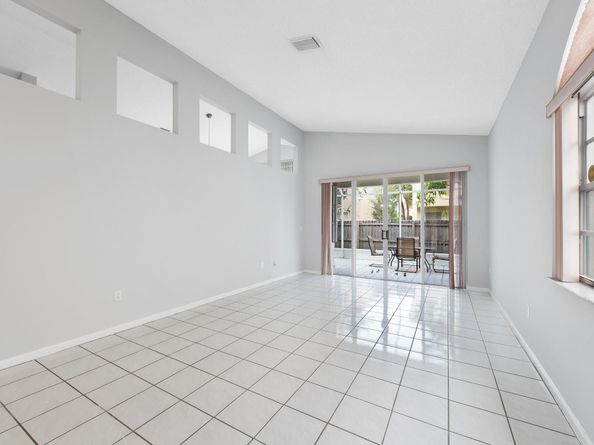 678 NW 155th Ter, Pembroke Pines FL 33028