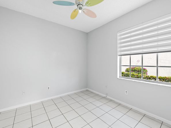 678 NW 155th Ter, Pembroke Pines FL 33028