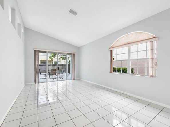 678 NW 155th Ter, Pembroke Pines FL 33028