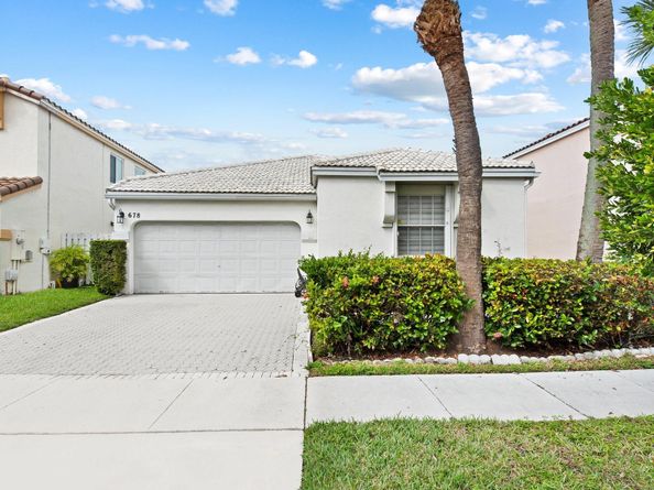 678 NW 155th Ter, Pembroke Pines FL 33028