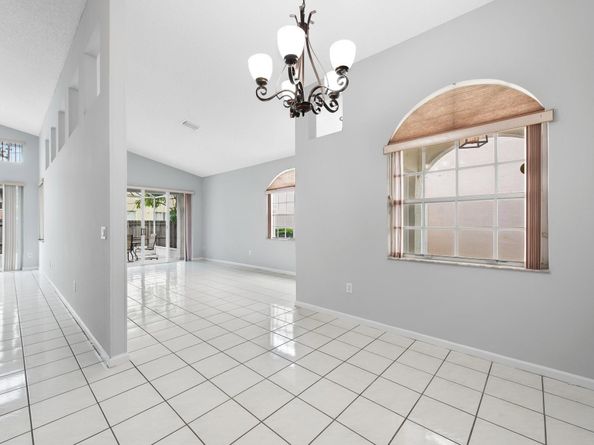 678 NW 155th Ter, Pembroke Pines FL 33028