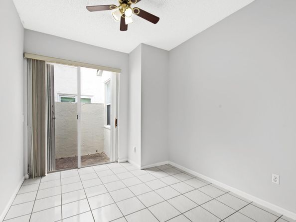 678 NW 155th Ter, Pembroke Pines FL 33028