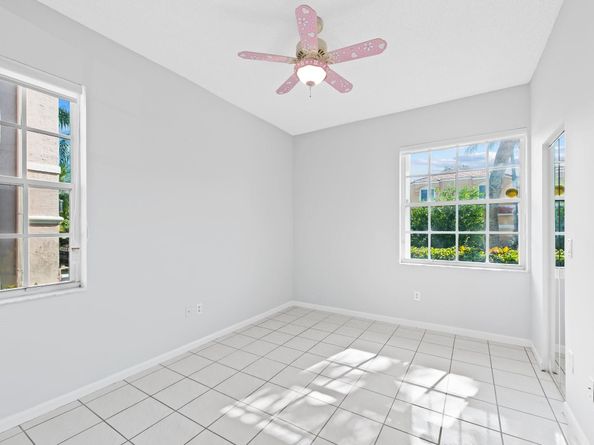 678 NW 155th Ter, Pembroke Pines FL 33028