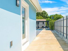 1527 20th Avenue N, Lake Worth Beach FL 33460