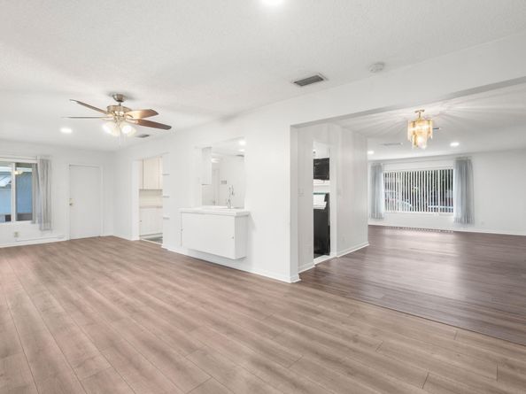 1165 NW 67th Ave, Margate FL 33063