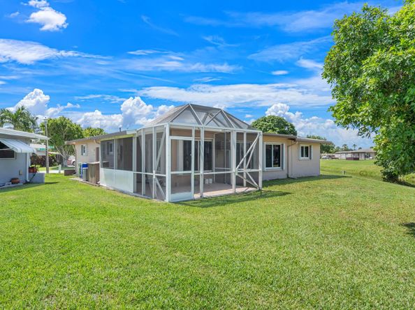 1165 NW 67th Ave, Margate FL 33063