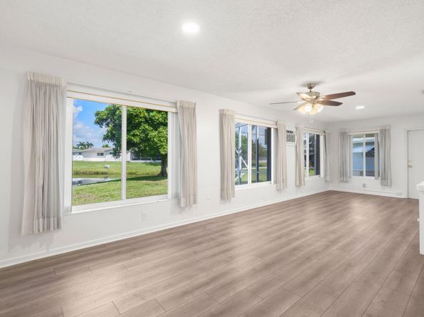 1165 NW 67th Ave, Margate FL 33063
