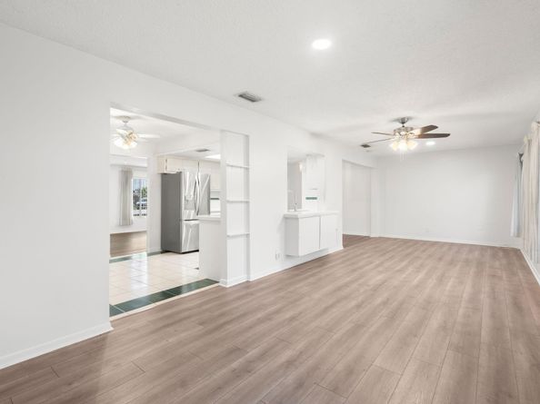 1165 NW 67th Ave, Margate FL 33063