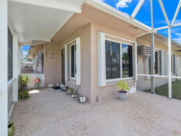 1165 NW 67th Ave, Margate FL 33063
