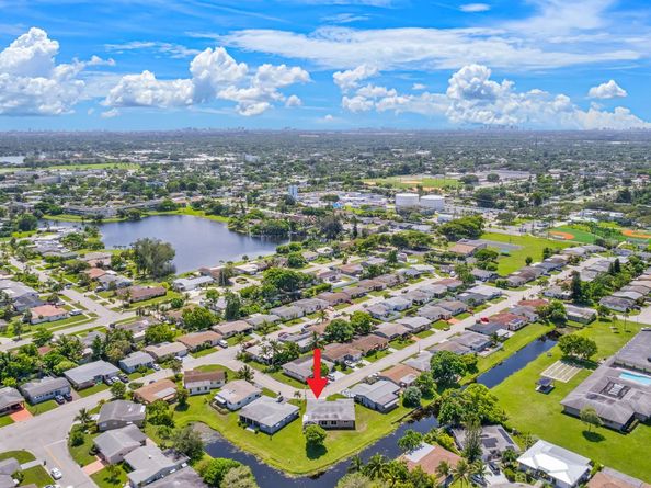 1165 NW 67th Ave, Margate FL 33063