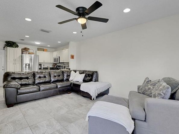 212 NW 118th Dr, Coral Springs FL 33071