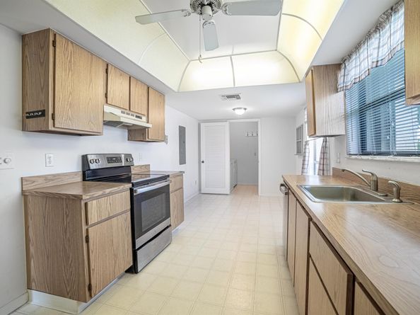 102 Wingfoot Drive D, Jupiter FL 33458