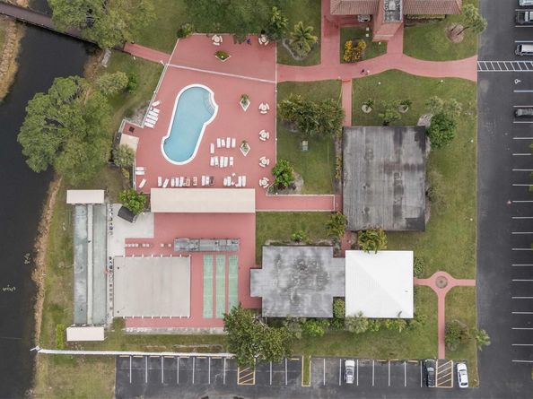 3051 NW 46th Ave 408, Lauderdale Lakes FL 33313
