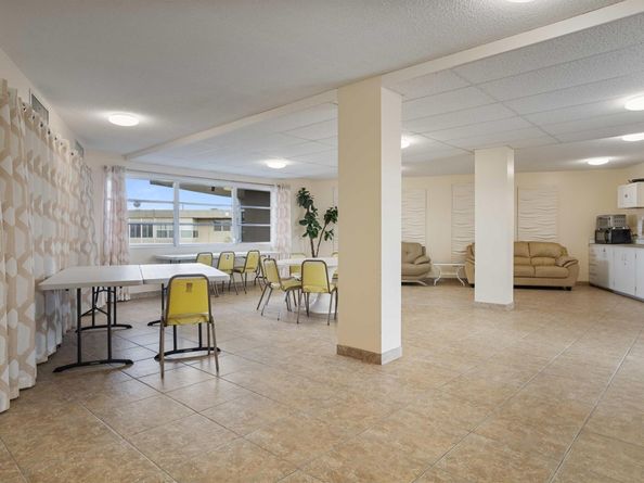 3051 NW 46th Ave 408, Lauderdale Lakes FL 33313