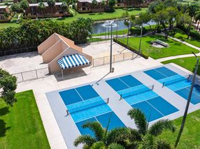 3902 39th Way, West Palm Beach FL 33407