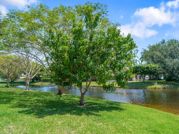 3 Via De Casas Sur 204, Boynton Beach FL 33426