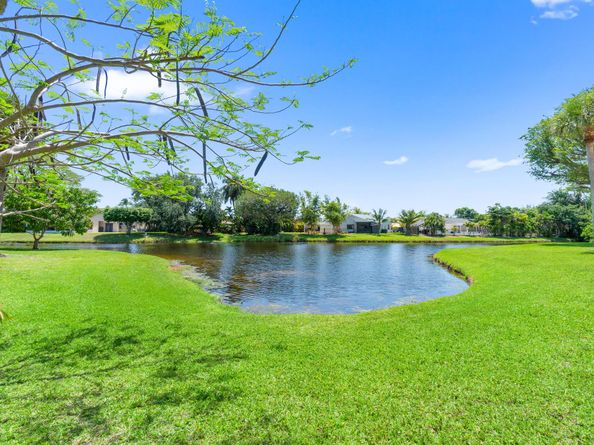 3 Via De Casas Sur 204, Boynton Beach FL 33426