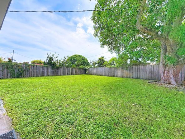 12 SW 13th Ct, Deerfield Beach FL 33441