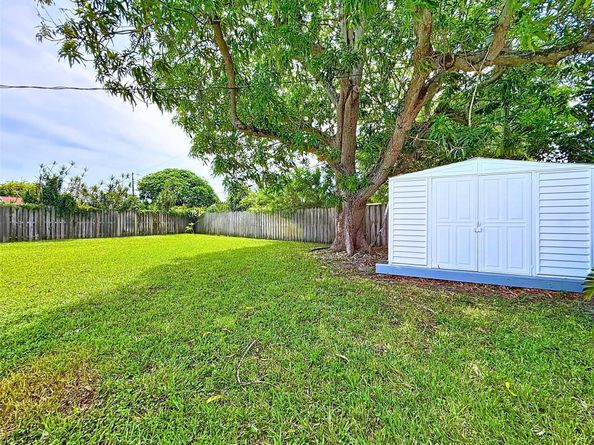 12 SW 13th Ct, Deerfield Beach FL 33441