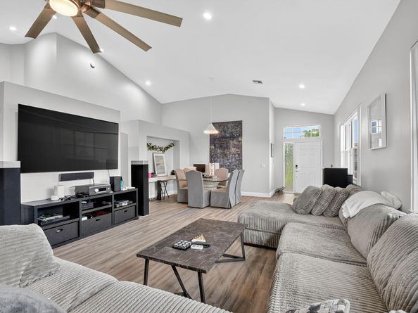 6900 Cairnwell Drive, Boynton Beach FL 33472