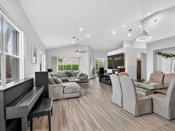 6900 Cairnwell Drive, Boynton Beach FL 33472