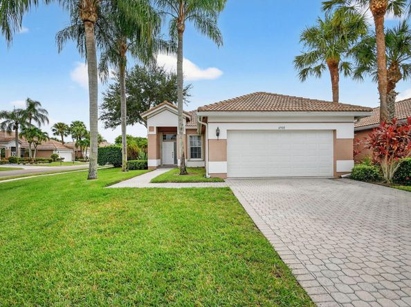 6900 Cairnwell Drive, Boynton Beach FL 33472
