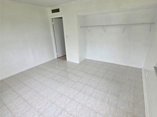 6361 N Falls Circle Dr 207, Lauderhill FL 33319