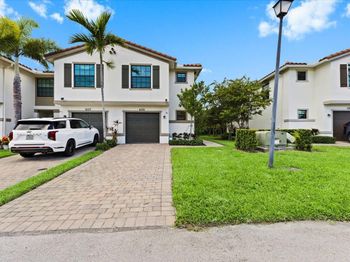 6019 Woods Edge Circle