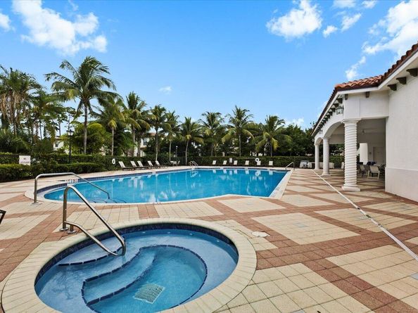 6019 Woods Edge Circle, Riviera Beach FL 33410