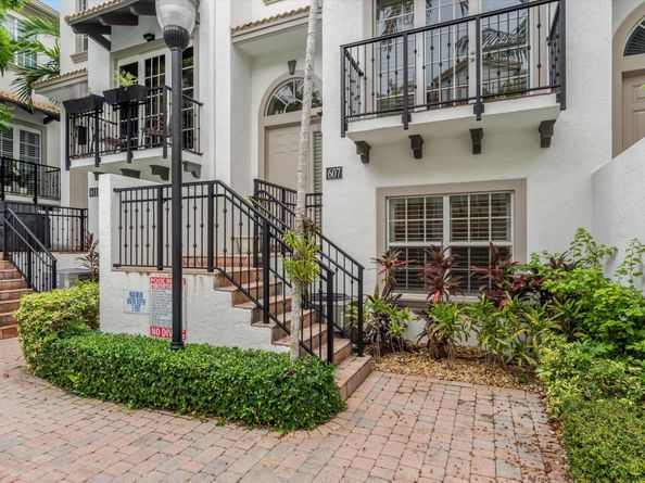 607 Renaissance Lane, Delray Beach FL 33483