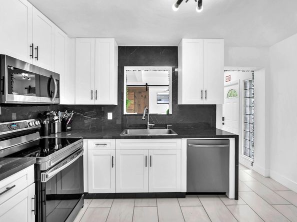 6630 Cody St, Hollywood FL 33024