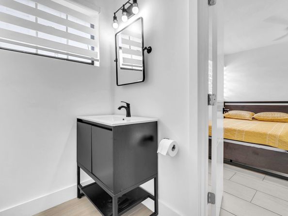 6630 Cody St, Hollywood FL 33024