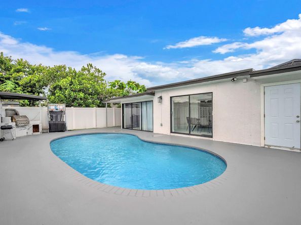 6630 Cody St, Hollywood FL 33024