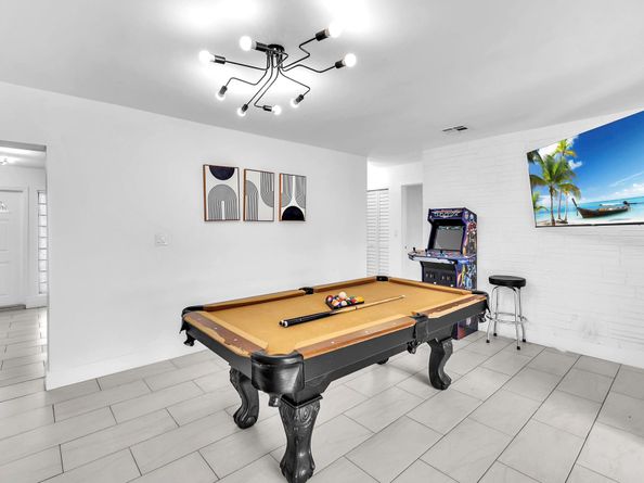 6630 Cody St, Hollywood FL 33024