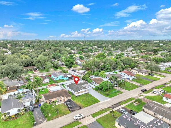 6630 Cody St, Hollywood FL 33024