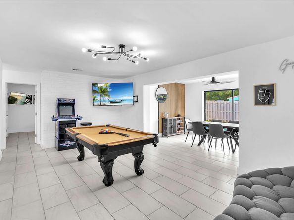 6630 Cody St, Hollywood FL 33024