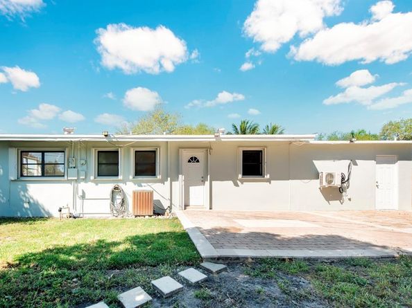 2380 NE 8th Ave, Pompano Beach FL 33064